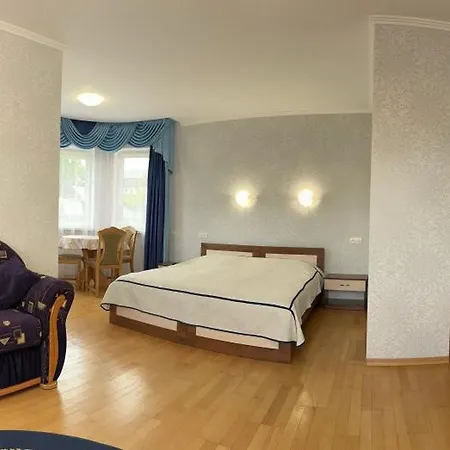 2 у віллі під замком Apartment Skhidnytsia