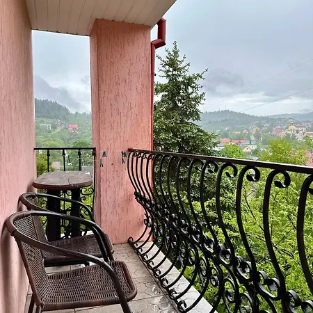 2 у віллі під замком *