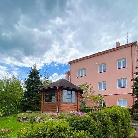 2 у віллі під замком *